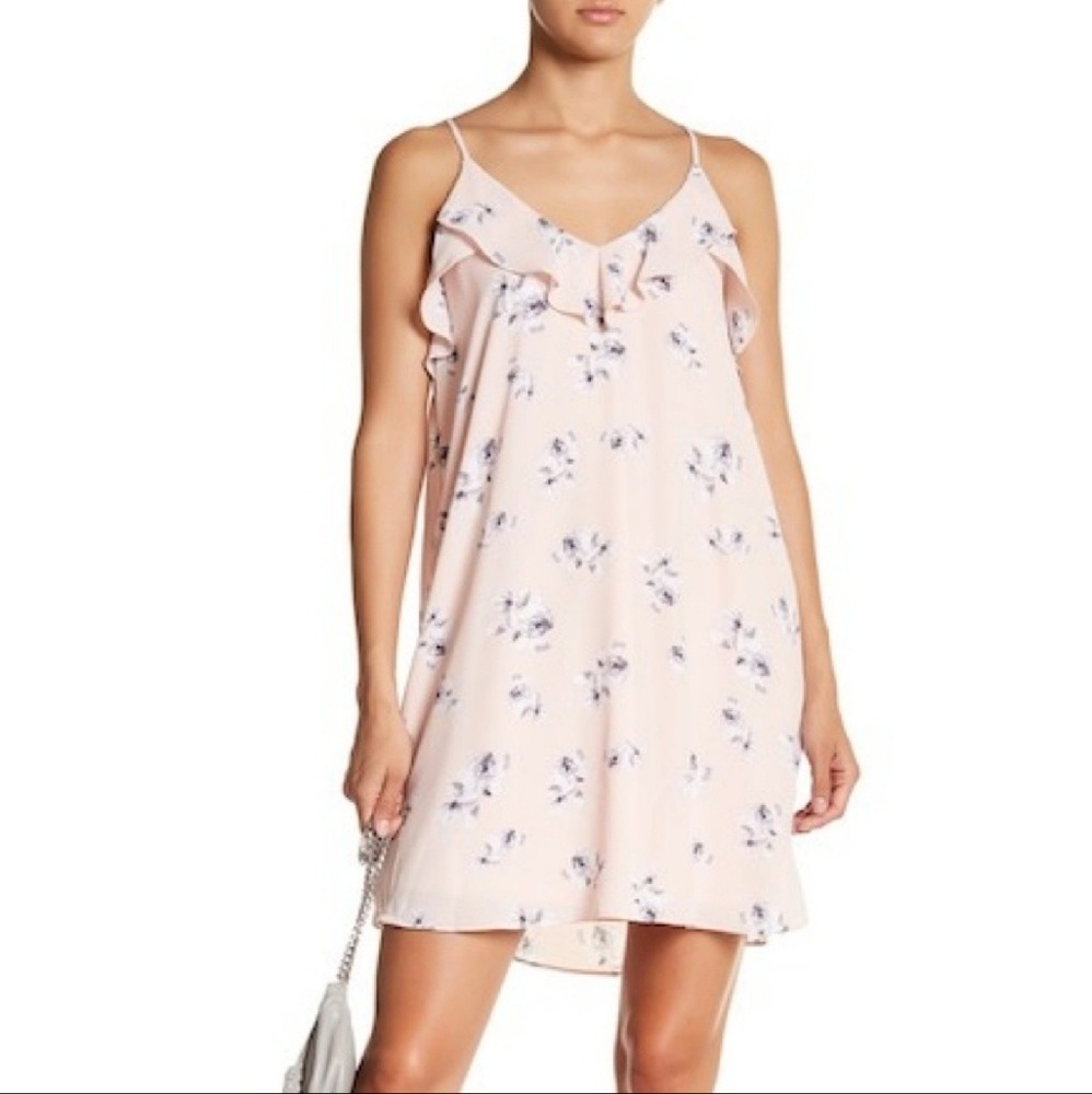 Soprano Floral Shift Dress in Smoothie